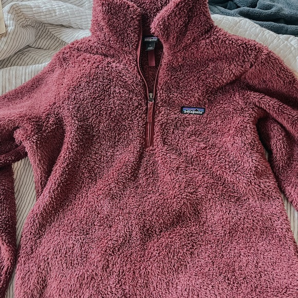 Women’s Patagonia Pullover - Picture 2 of 4